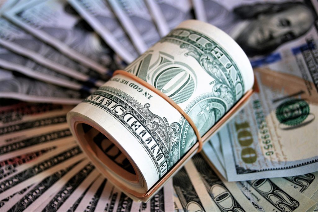 Рубль падает: как зарабатывать в валюте на фрилансе и приумножить доход